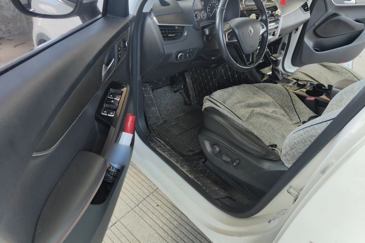 Used BORGWARD BX5 2017 20TGDI Automatic Two-Wheel Drive Pioneer Edition Driver Seat