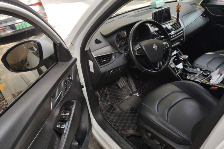 Used BORGWARD BX5 2017 20TGDI Automatic Two-Wheel Drive Pioneer Edition Driver Seat