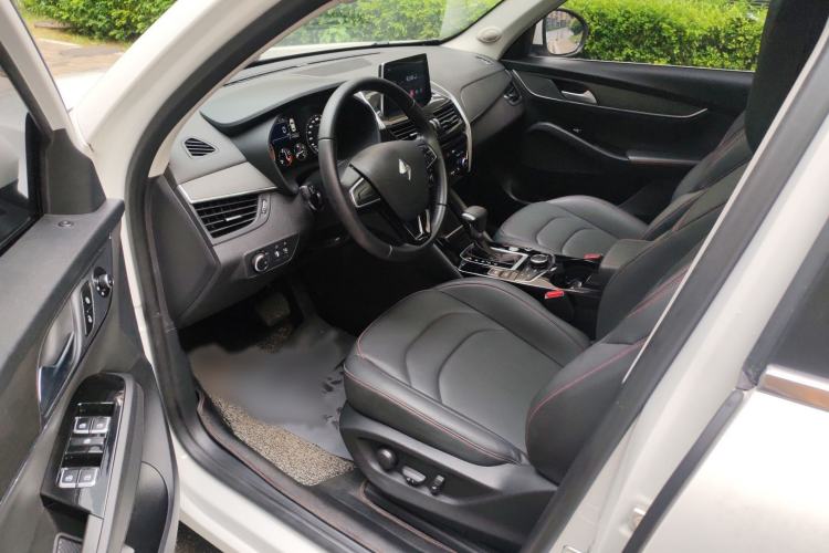 Used BORGWARD BX5 2017 20TGDI Automatic Two-Wheel Drive Pioneer Edition Driver Seat