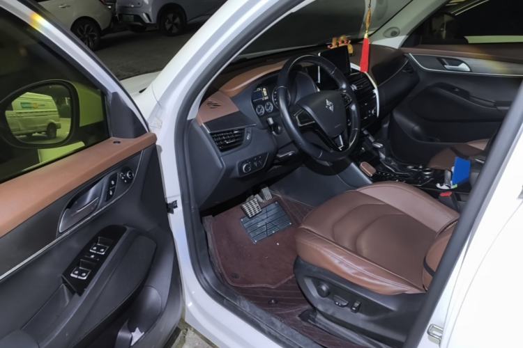 Used BORGWARD BX5 2017 20TGDI Automatic Two-Wheel Drive Pioneer Edition Driver Seat