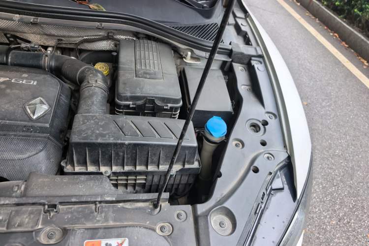Used BORGWARD BX5 2017 25TGDI Automatic Two-Wheel Drive Fashion Model Engine Bay Left