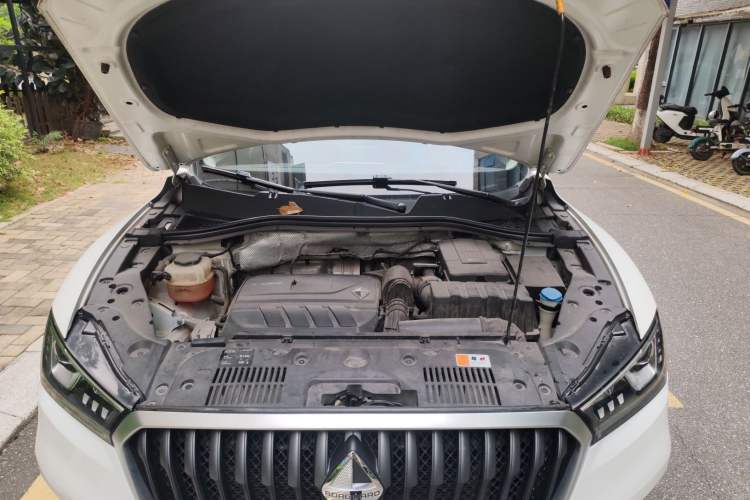 Used BORGWARD BX5 2017 20TGDI Automatic Two-Wheel Drive Pioneer Edition Engine Bay