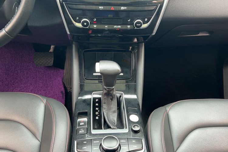 Used BORGWARD BX5 2017 20TGDI Automatic Two-Wheel Drive Pioneer Edition Gear Lever