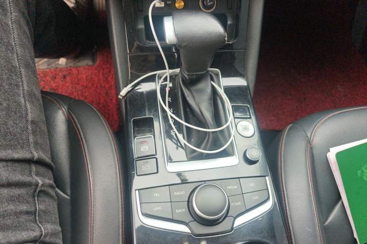 Used BORGWARD BX5 2017 20TGDI Automatic Two-Wheel Drive Pioneer Edition Gear Lever