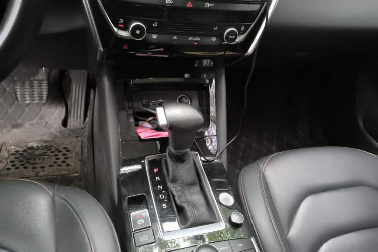 Used BORGWARD BX5 2017 20TGDI Automatic Two-Wheel Drive Entry-Level Edition Gear Lever
