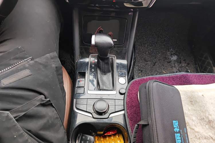 Used BORGWARD BX5 2017 20TGDI Automatic Two-Wheel Drive Pioneer Edition Gear Lever
