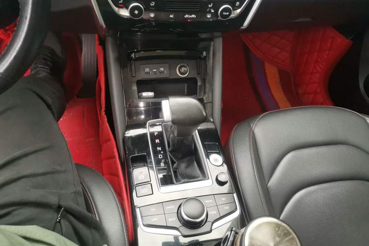 Used BORGWARD BX5 2017 20TGDI Automatic Two-Wheel Drive Pioneer Edition Gear Lever
