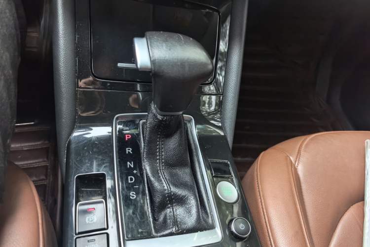 Used BORGWARD BX5 2017 25TGDI Automatic Two-Wheel Drive Fashion Model Gear Lever
