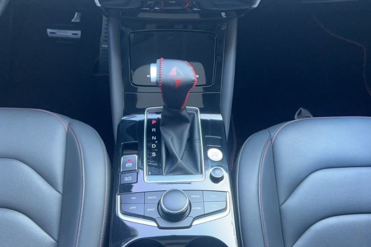 Used BORGWARD BX5 2017 20TGDI Automatic Two-Wheel Drive Pioneer Edition Gear Lever