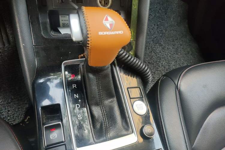 Used BORGWARD BX5 2017 20TGDI Automatic Two-Wheel Drive Pioneer Edition Gear Lever