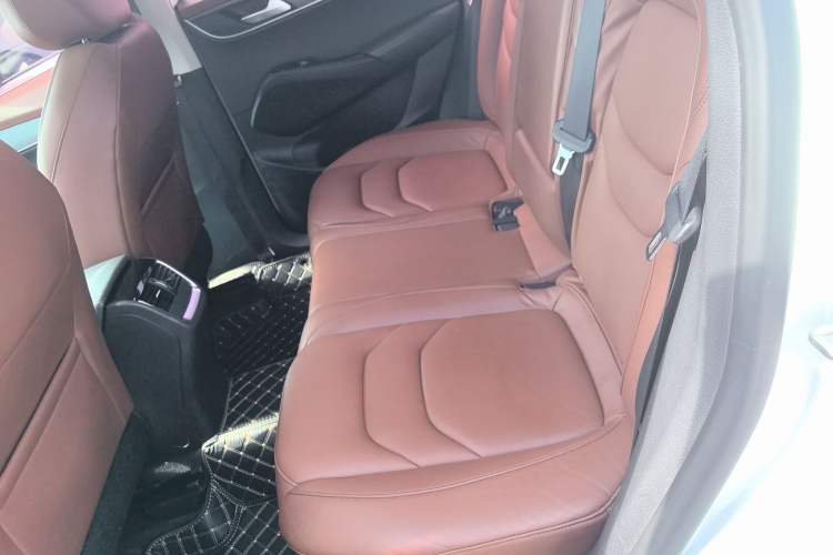 Used BORGWARD BX5 2017 25TGDI Automatic Two-Wheel Drive Fashion Plus Model Interior 1