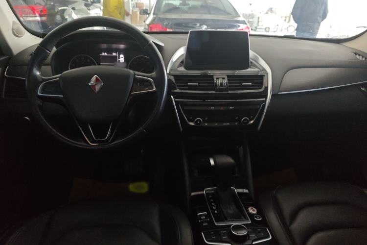 Used BORGWARD BX5 2017 20TGDI Automatic Two-Wheel Drive Pioneer Edition Interior 1