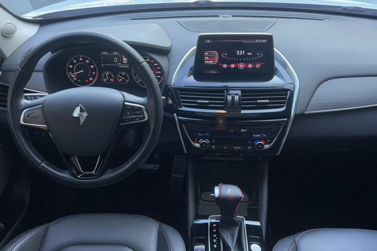 Used BORGWARD BX5 2017 20TGDI Automatic Two-Wheel Drive Pioneer Edition Interior 1