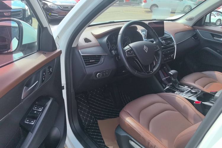 Used BORGWARD BX5 2017 25TGDI Automatic Two-Wheel Drive Fashion Plus Model Interior 2