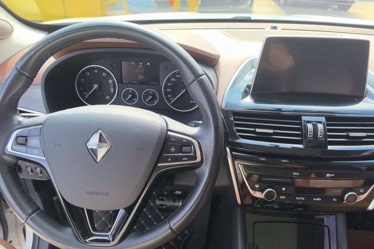 Used BORGWARD BX5 2017 25TGDI Automatic Two-Wheel Drive Fashion Plus Model Interior 3