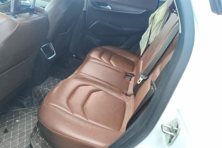 Used BORGWARD BX5 2017 20TGDI Automatic Two-Wheel Drive Pioneer Edition Interior 4