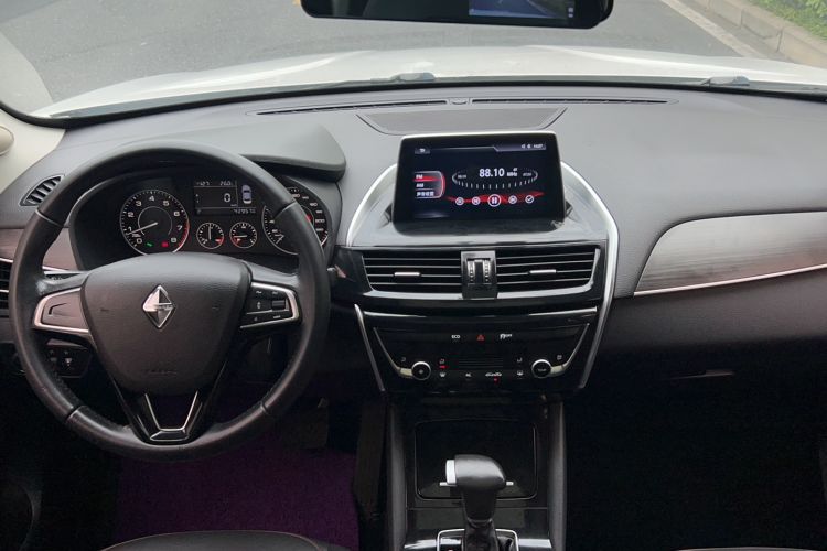 Used BORGWARD BX5 2017 20TGDI Automatic Two-Wheel Drive Pioneer Edition Interior 8