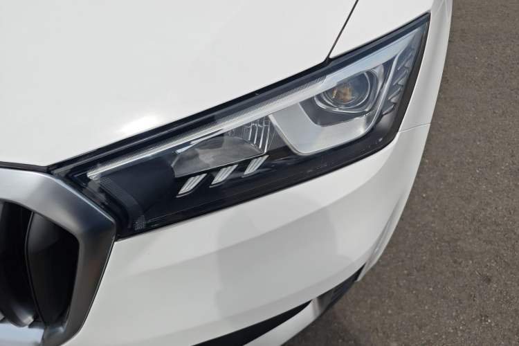 Used BORGWARD BX5 2017 20TGDI Automatic Two-Wheel Drive Pioneer Edition Left Front Headlight