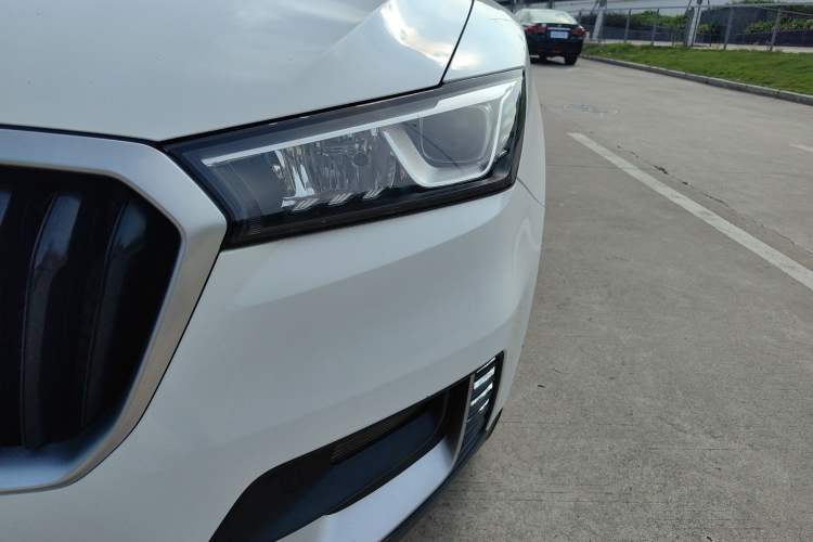 Used BORGWARD BX5 2017 20TGDI Automatic Two-Wheel Drive Leading Edition Left Front Headlight