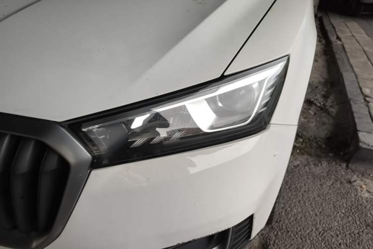 Used BORGWARD BX5 2017 20TGDI Automatic Two-Wheel Drive Pioneer Edition Left Front Headlight