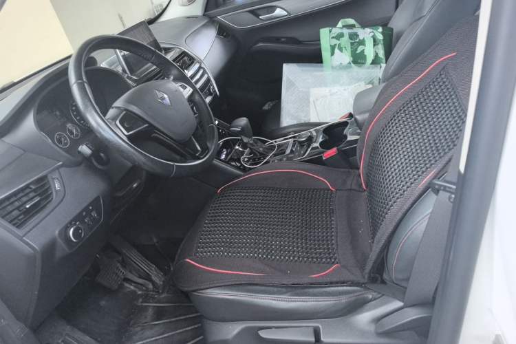 Used BORGWARD BX5 2017 20TGDI Automatic Two-Wheel Drive New Edition Left Front Seat