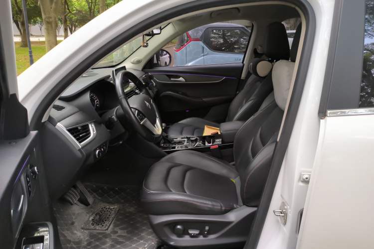 Used BORGWARD BX5 2017 20TGDI Automatic Two-Wheel Drive Entry-Level Edition Left Front Seat