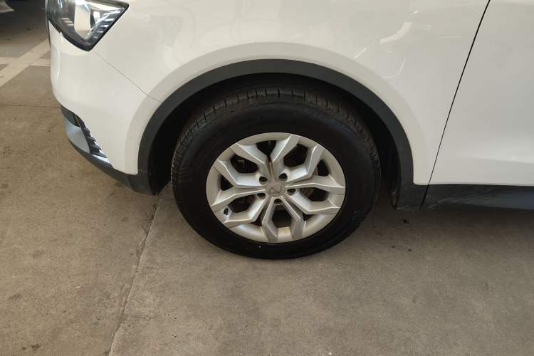 Used BORGWARD BX5 2017 20TGDI Automatic Two-Wheel Drive Pioneer Edition Left Front Wheel Hub
