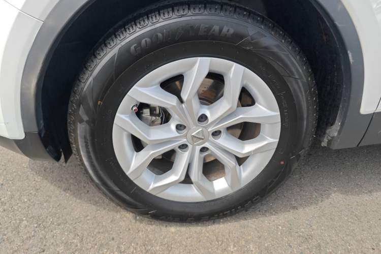 Used BORGWARD BX5 2017 20TGDI Automatic Two-Wheel Drive Pioneer Edition Left Front Wheel Hub