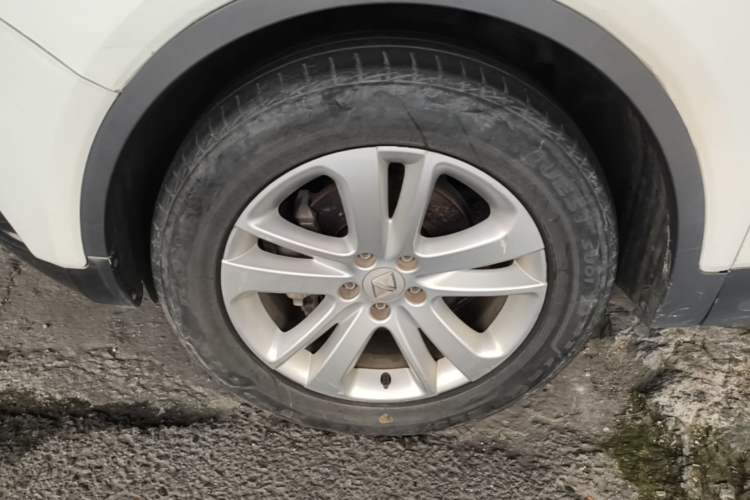 Used BORGWARD BX5 2017 20TGDI Automatic Two-Wheel Drive Pioneer Edition Left Front Wheel Hub