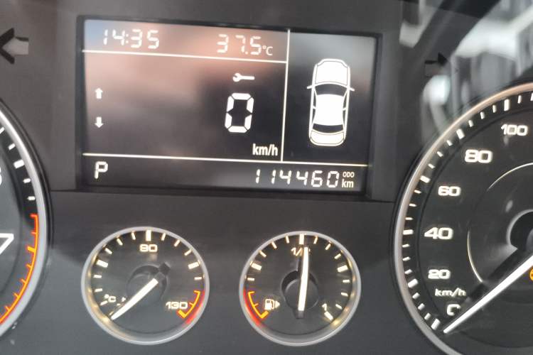 Used BORGWARD BX5 2017 20TGDI Automatic Two-Wheel Drive Pioneer Edition Odometer Close Up