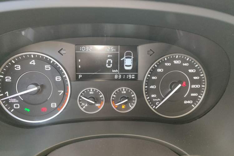 Used BORGWARD BX5 2017 20TGDI Automatic Two-Wheel Drive Pioneer Edition Odometer Close Up