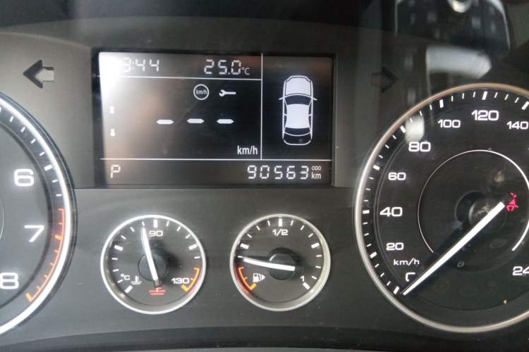Used BORGWARD BX5 2017 20TGDI Automatic Two-Wheel Drive Entry-Level Edition Odometer Close Up