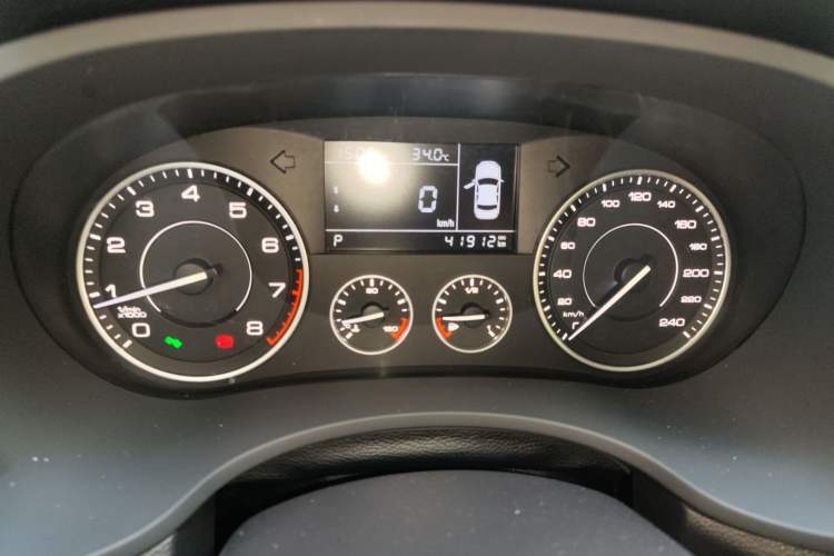 Used BORGWARD BX5 2017 20TGDI Automatic Two-Wheel Drive Pioneer Edition Odometer Close Up