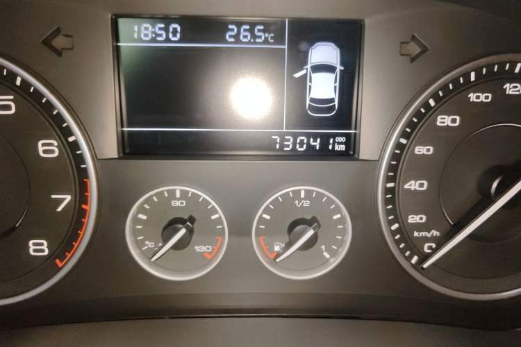 Used BORGWARD BX5 2017 20TGDI Automatic Two-Wheel Drive Pioneer Edition Odometer Close Up