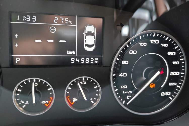 Used BORGWARD BX5 2017 20TGDI Automatic Two-Wheel Drive New Edition Odometer Close Up