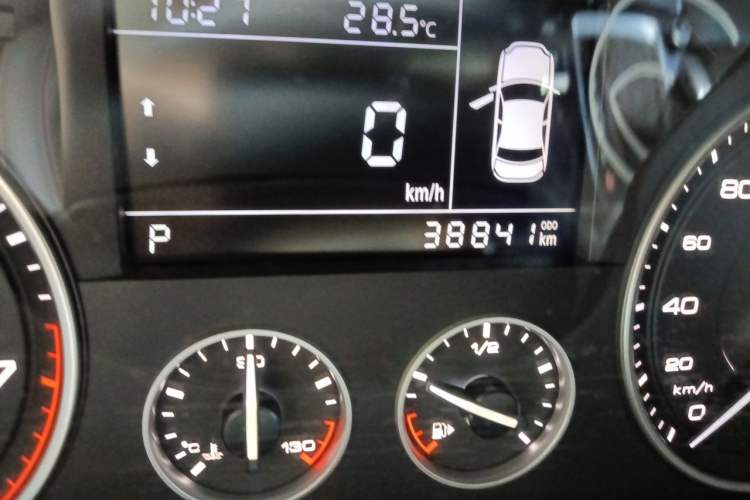 Used BORGWARD BX5 2017 20TGDI Automatic Two-Wheel Drive Pioneer Edition Odometer Close Up
