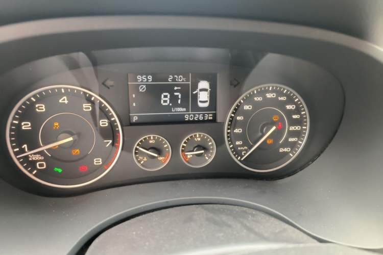 Used BORGWARD BX5 2017 20TGDI Automatic Two-Wheel Drive Pioneer Edition Odometer Close Up