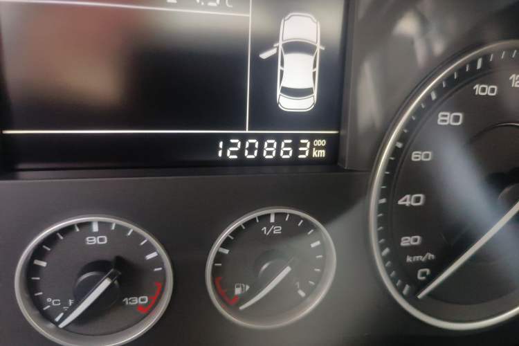 Used BORGWARD BX5 2017 20TGDI Automatic Two-Wheel Drive Pioneer Edition Odometer Close Up