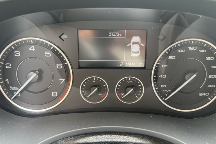 Used BORGWARD BX5 2017 20TGDI Automatic Two-Wheel Drive Pioneer Edition Odometer Close Up