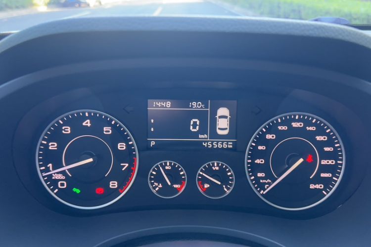 Used BORGWARD BX5 2017 20TGDI Automatic Two-Wheel Drive Pioneer Edition Odometer Close Up