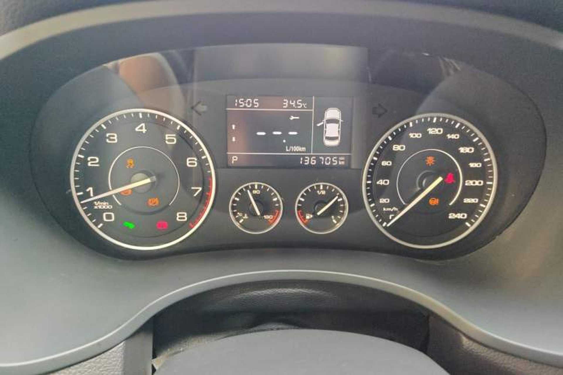 Used BORGWARD BX5 2017 20TGDI Automatic Two-Wheel Drive New Edition Odometer Close Up