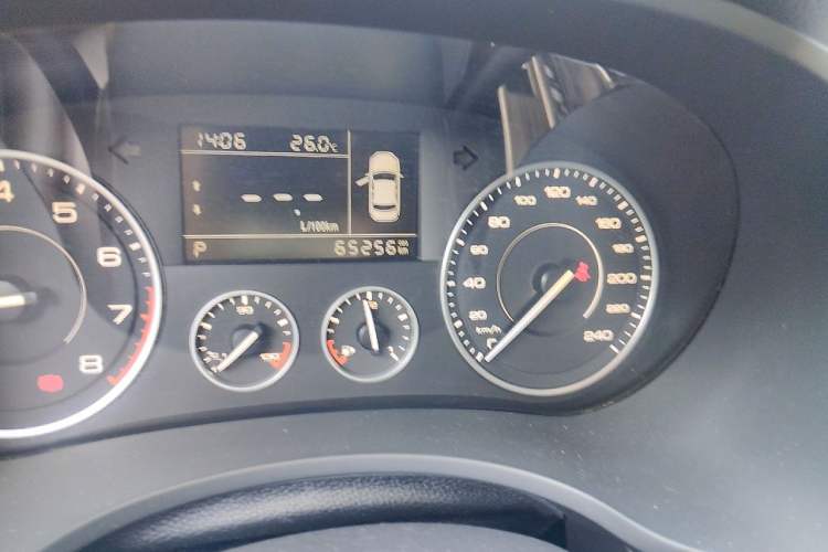 Used BORGWARD BX5 2017 20TGDI Automatic Two-Wheel Drive Pioneer Edition Odometer Close Up