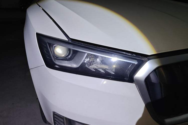 Used BORGWARD BX5 2017 20TGDI Automatic Two-Wheel Drive Pioneer Edition Right Front Headlight