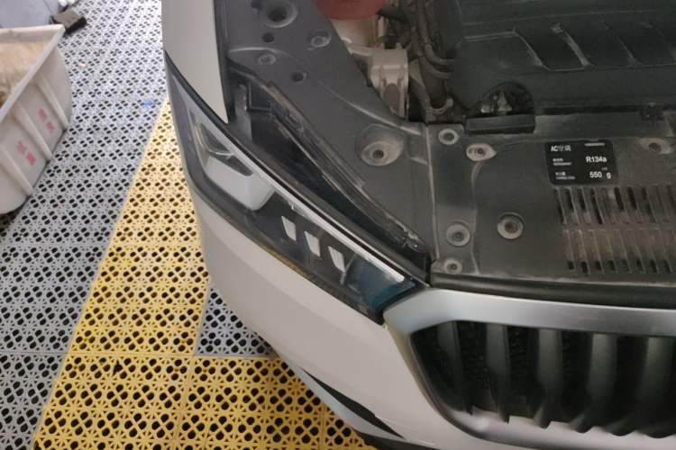 Used BORGWARD BX5 2017 20TGDI Automatic Two-Wheel Drive Pioneer Edition Right Front Headlight