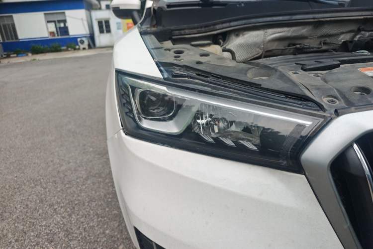 Used BORGWARD BX5 2017 20TGDI Automatic Two-Wheel Drive Pioneer Edition Right Front Headlight