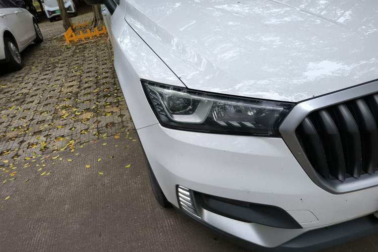 Used BORGWARD BX5 2017 20TGDI Automatic Two-Wheel Drive Entry-Level Edition Right Front Headlight