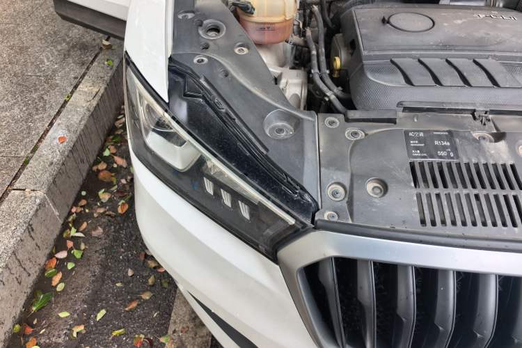 Used BORGWARD BX5 2017 25TGDI Automatic Two-Wheel Drive Fashion Model Right Front Headlight