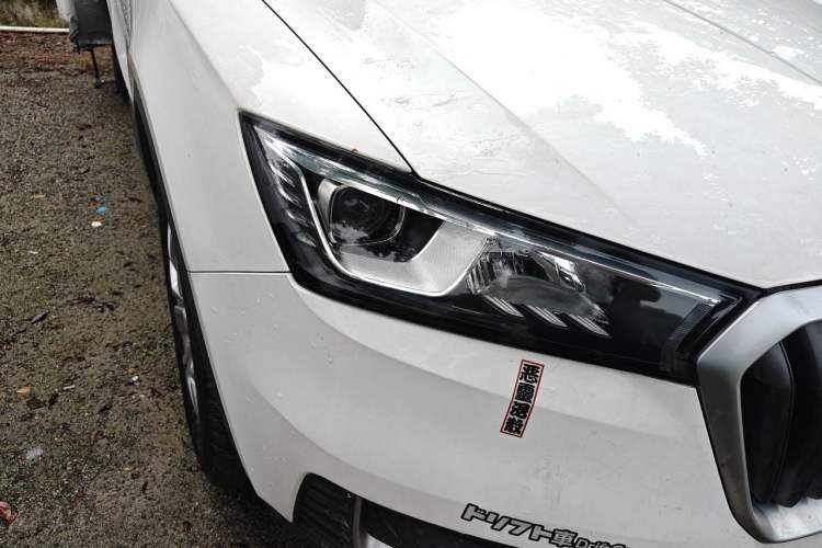 Used BORGWARD BX5 2017 20TGDI Automatic Two-Wheel Drive Pioneer Edition Right Front Headlight