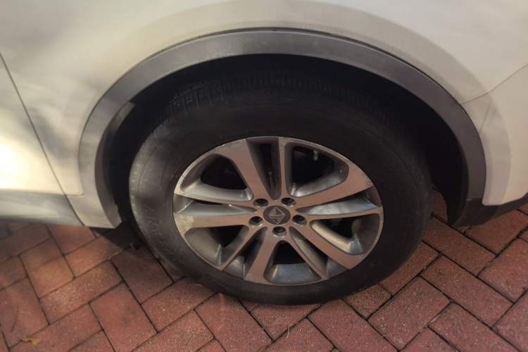 Used BORGWARD BX5 2017 20TGDI Automatic Two-Wheel Drive Leading Edition Right Front Wheel Hub