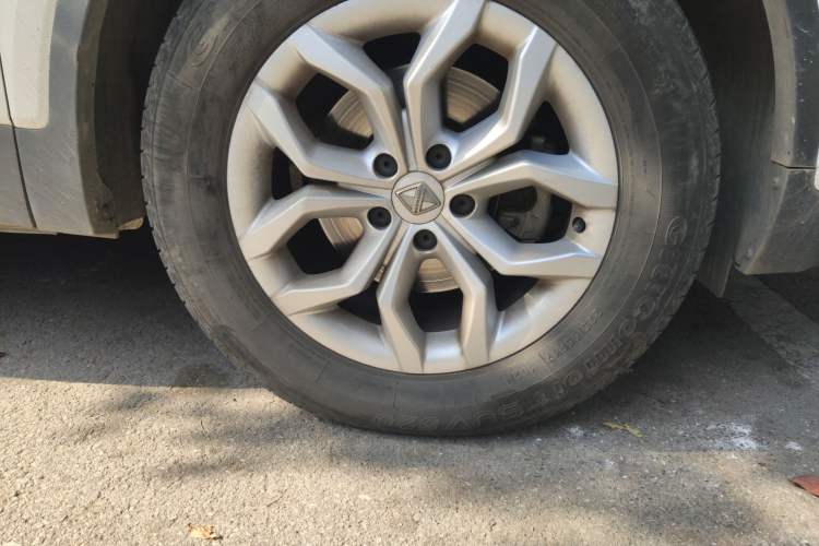 Used BORGWARD BX5 2017 20TGDI Automatic Two-Wheel Drive Pioneer Edition Right Front Wheel Hub
